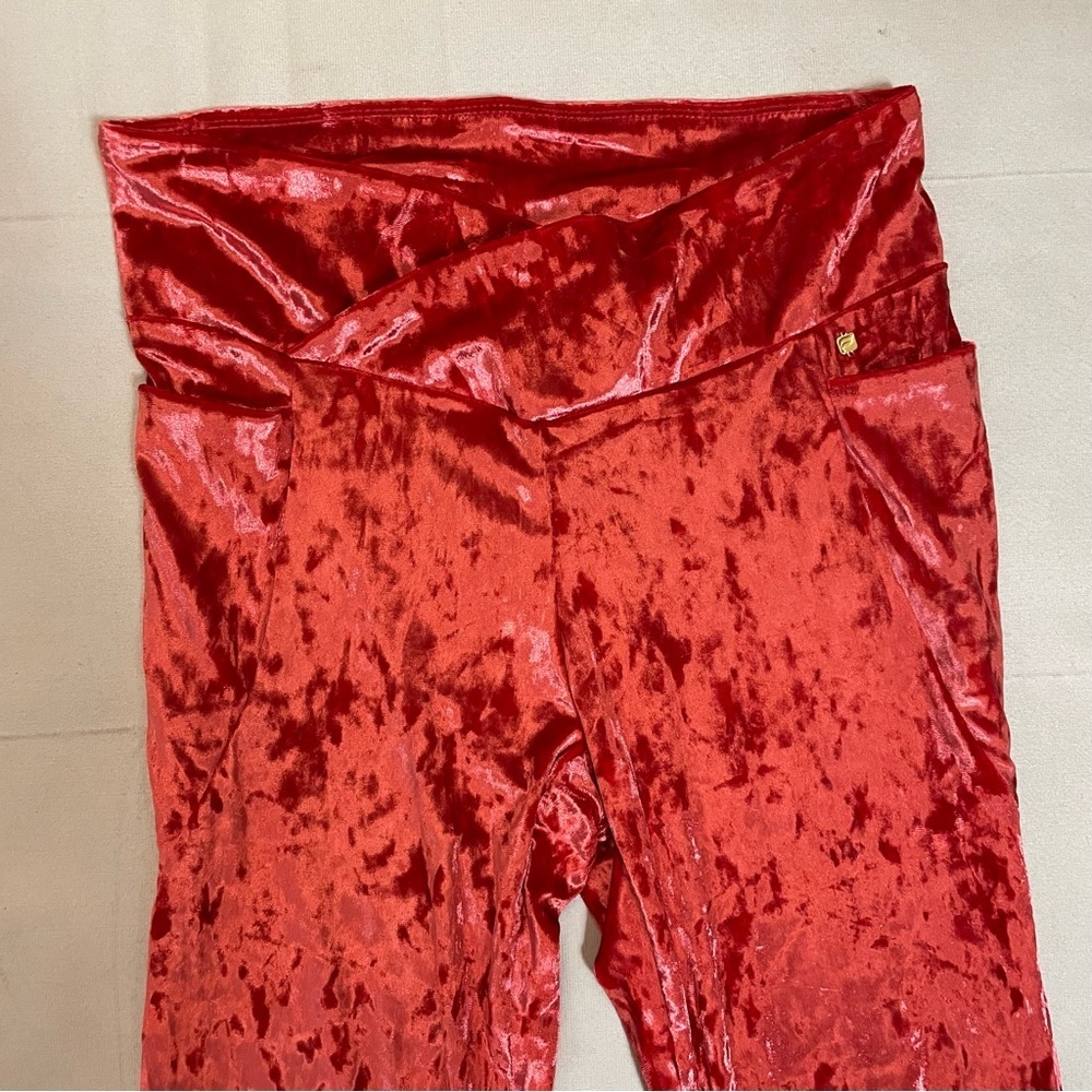 NWT New $75 Fabletics Red Crushed Velour Crossover Legging Size S - Picture 10 of 10